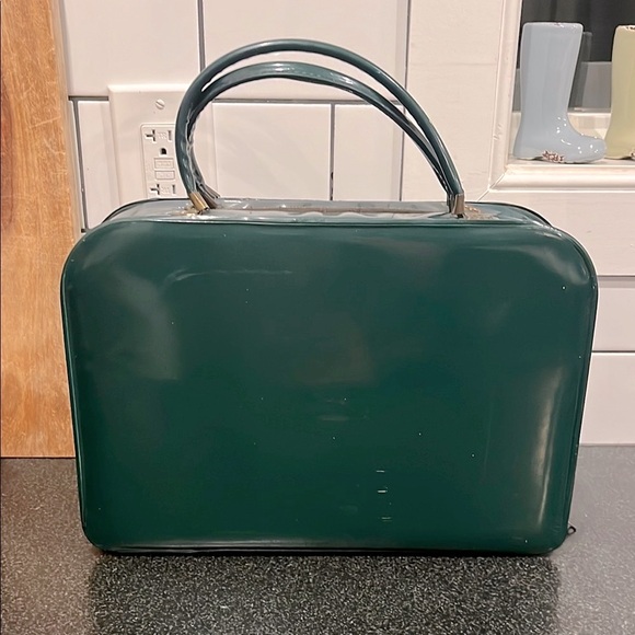Vintage 60/70’s Tolin Mfg. Corp. Miami, Fl. Patent Leather Green Handbag - Picture 2 of 5